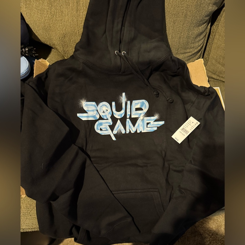 ✨ Squid Game Hoodie Men Size Large ✨ - Picture 2 of 4